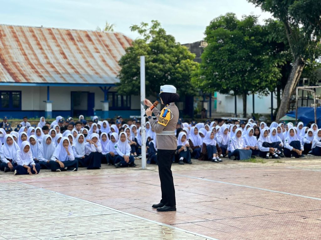 Satlantas Polres Bone Sasar Pelajar SMP di Hari ke 2 Operasi Patuh Pallawa 2023