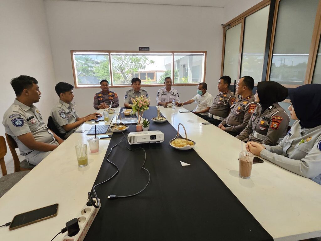 Jaga Kamseltibcar Lantas Jelang Nataru, Satlantas Polres Bone Gelar FGD