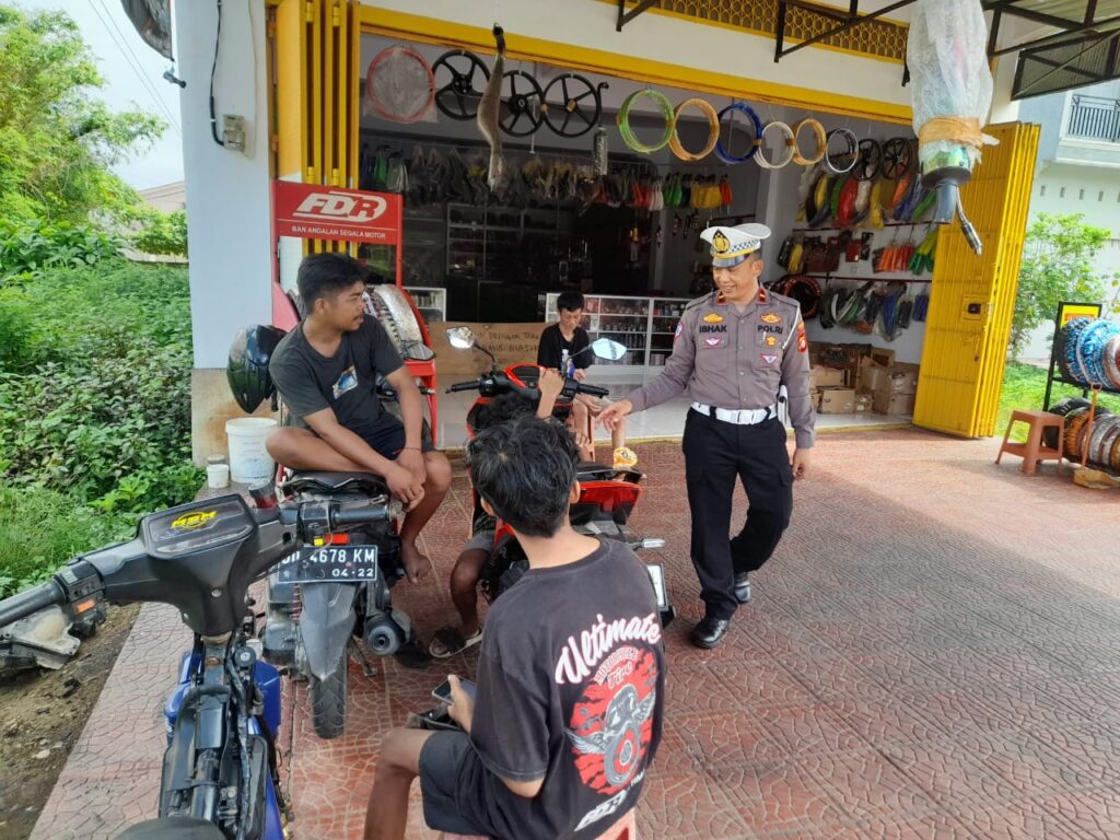 Antisipasi Penggunaan Knalpot Brong, Sat Lantas Polres Bone Sasar Bengkel