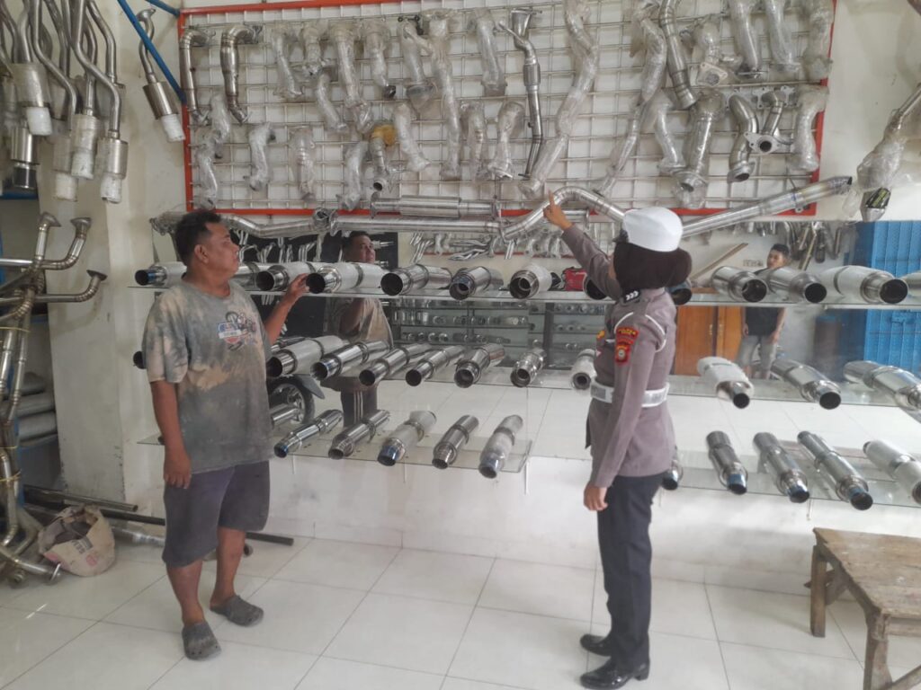Satlantas Polres Bone Intensifkan Sosialisasi Larangan Penggunaan Knalpot Brong