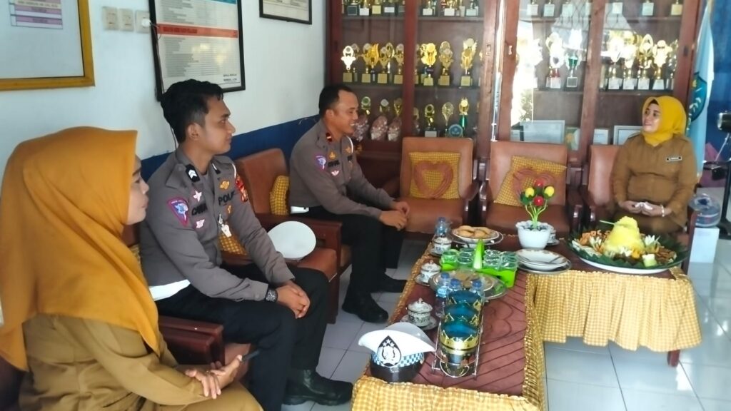 Satlantas Polres Bone Rakor Dengan Pihak SMPN 2 Barebbo