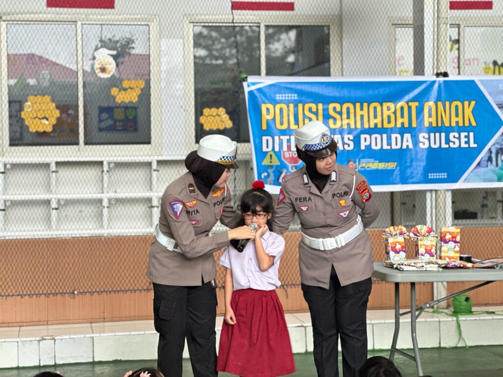 Subdit Kamsel Ditlantas Polda Sulsel Edukasi Lalulintas ke Pelajar SD KIDDSTAR SCHOOL Makassar