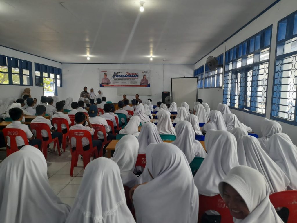 Jadi Narasumber Ops Keselamatan Di Sekolah, Satlantas Polres Bone Kembali Tekankan Larangan Penggunaan Knalpot Brong dan Aksi Freestyle di Jalan Raya