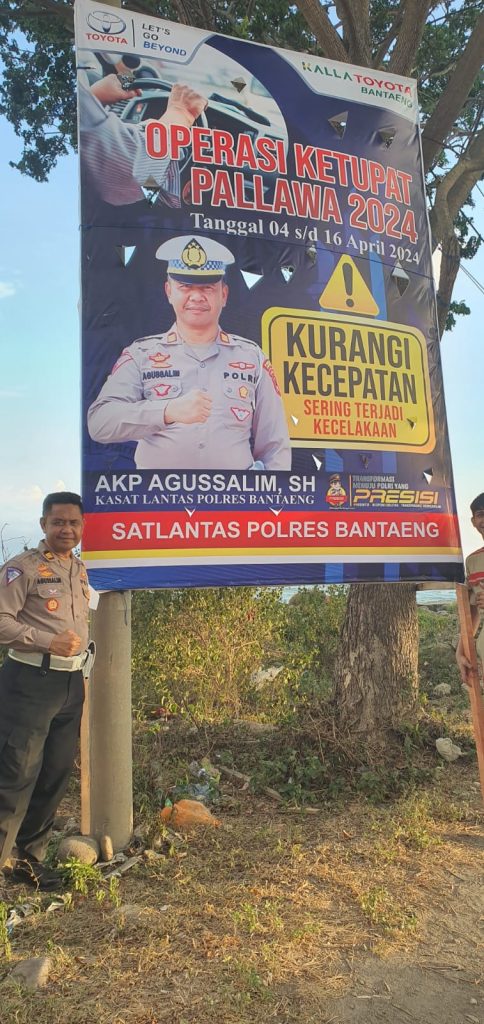 Satlantas Polres Bantaeng Tebar Spanduk Mengingatkan Keselamatan Pemudik