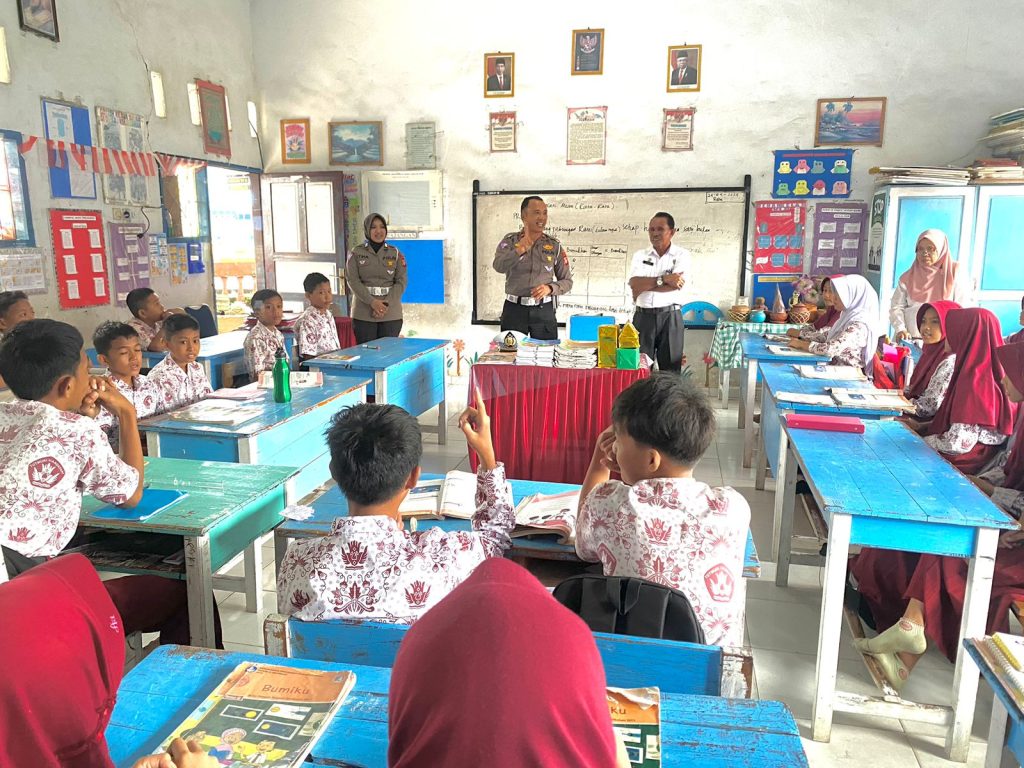 Police go To School, Satlantas Polres Bone Berikan Imbauan Aturan Penggunaan Sepeda Listrik