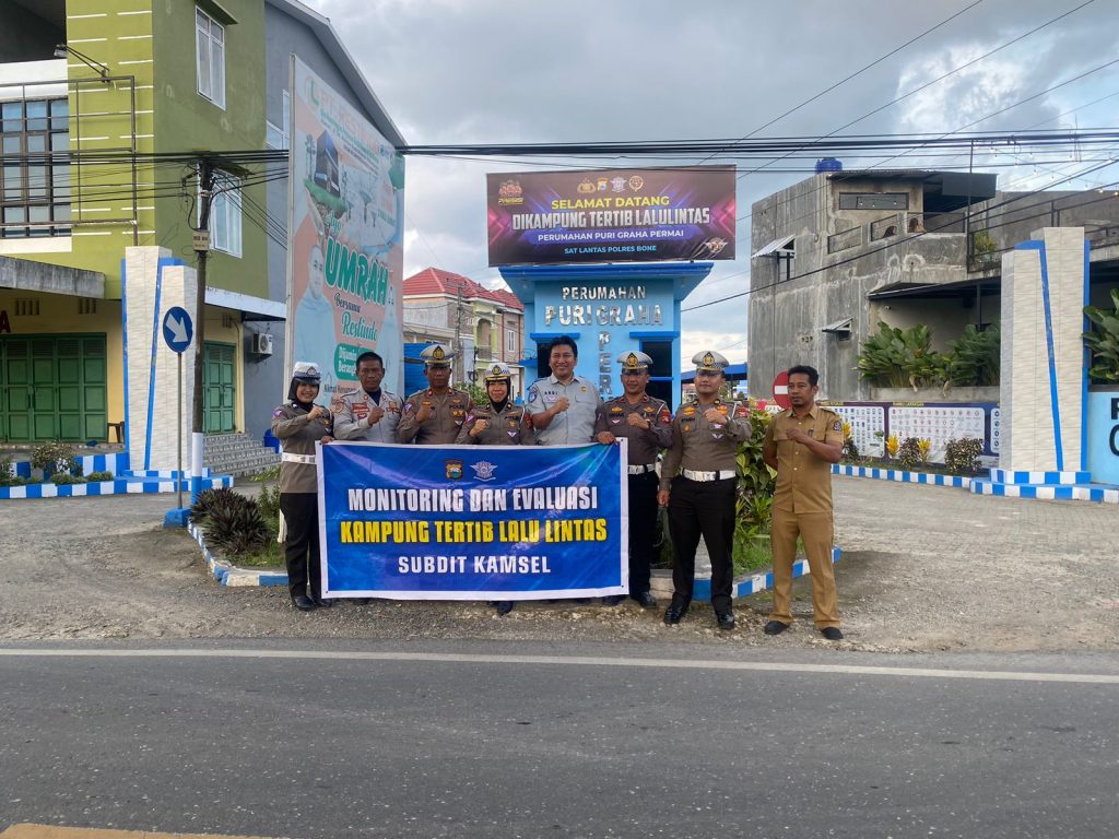 Satlantas Polres Bone Dampingi Tim Ditlantas Polda Sulsel Monev Kampung Tertib Lalulintas