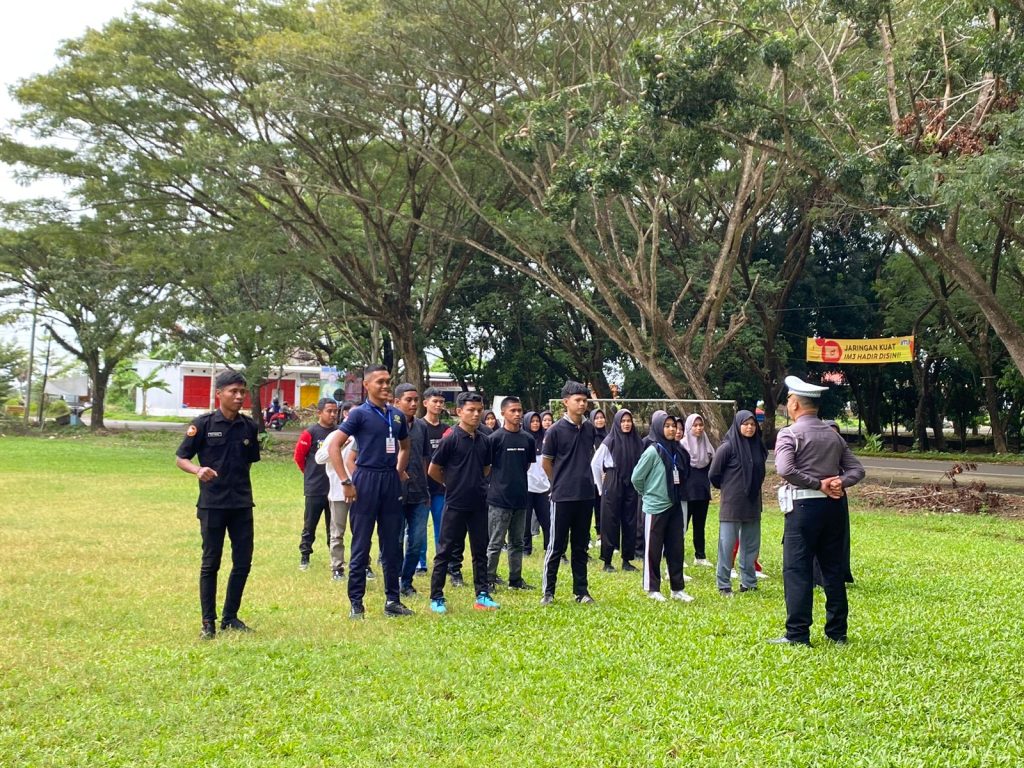 Personel Satlantas Polres Bone Buka Giat Perekrutan Pengurus PKS Tingkat SLTA