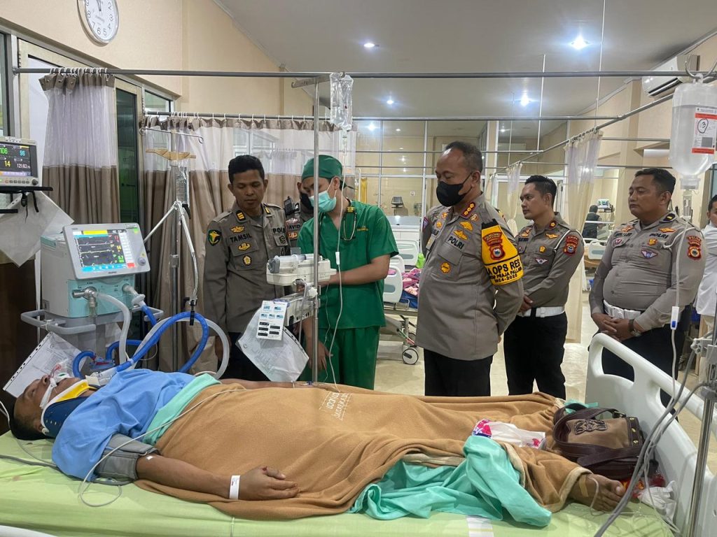 Bertugas Pengaturan Lalulintas Pagi, Personel Ditlantas Polda Sulsel Ditabrak di Jalan AP Pettarani