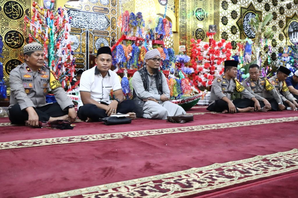 Satlantas Polres Palopo Gelar Giat Memakmurkan Masjid dengan Doa Bersama