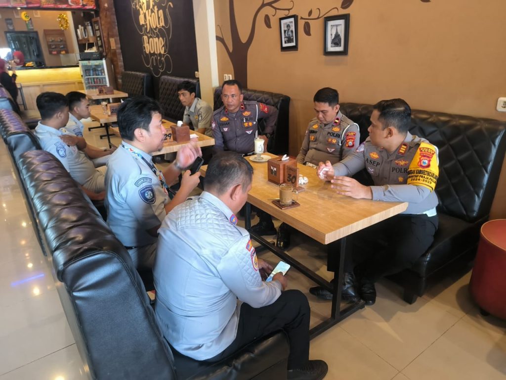 Tekan Laka Lantas, Satlantas Polres Bone Pertemuan Dengan Jasa Raharja Dan Dishub Bone