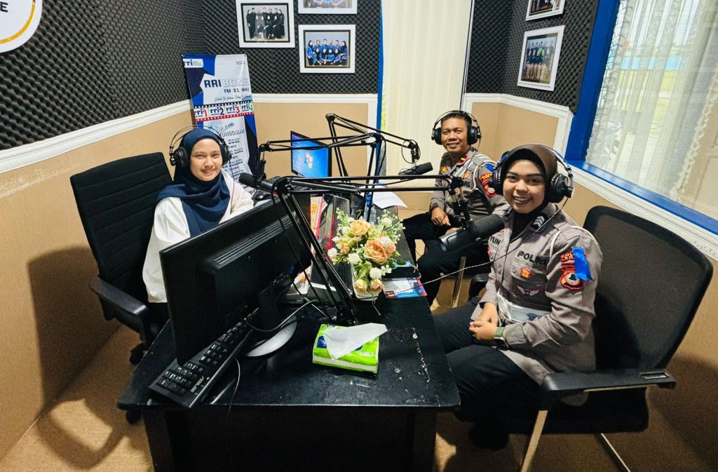 Hari Ke-2 Operasi Zebra Pallawa 2024, Satlantas Polres Bone Sosialisasi Melalui Radio