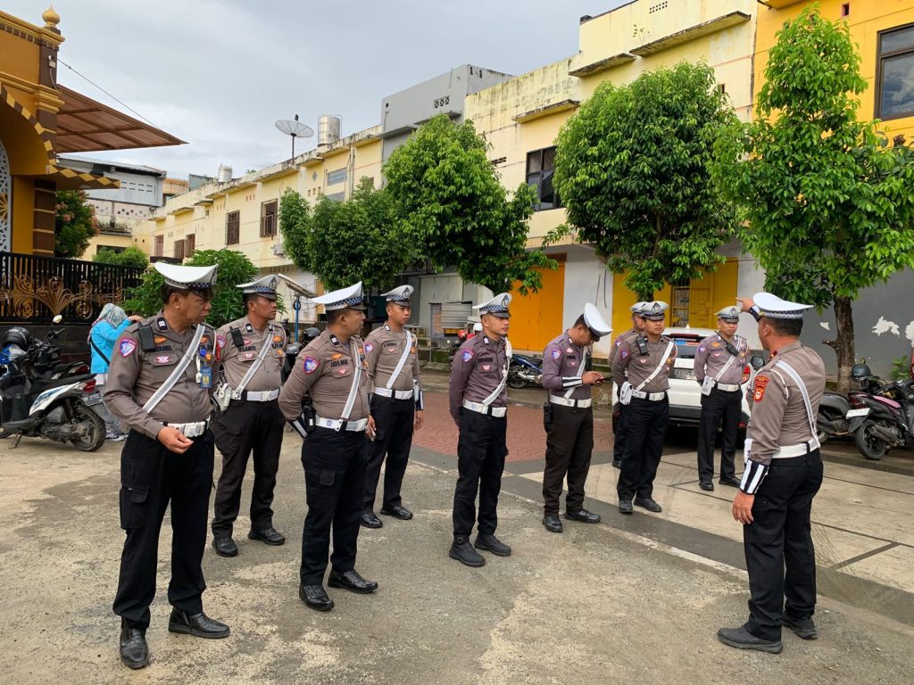 Jaga Kamseltibcar Lantas, Satlantas Polres Bone PAM Jalan Sehat Anti Mager