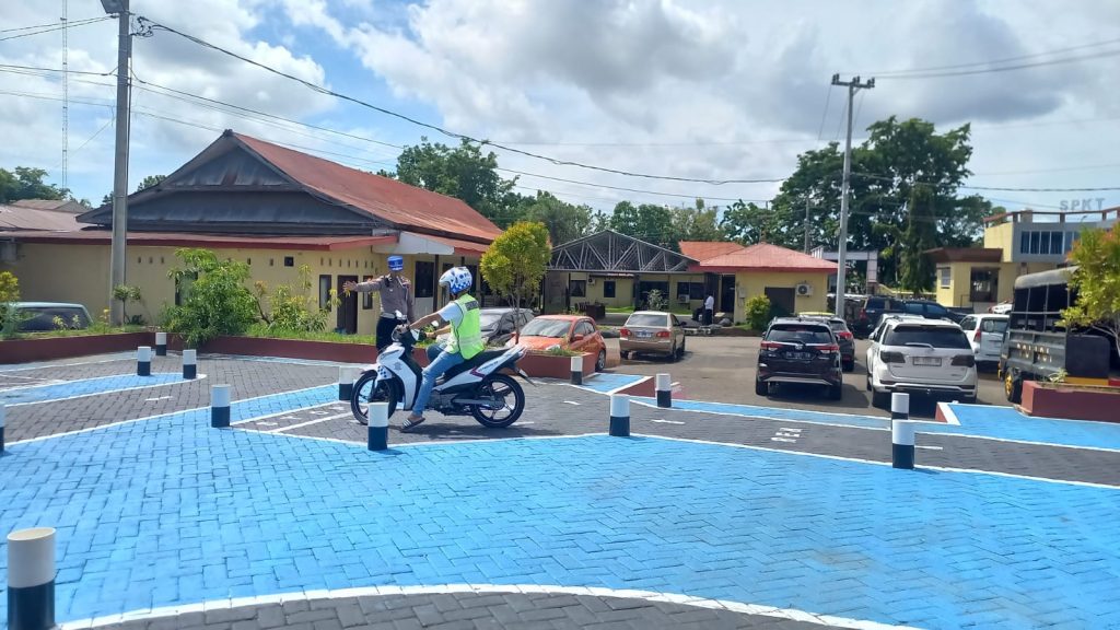 Komitmen Satlantas Polres Bone Layani Pemohon SIM Sesuai SOP