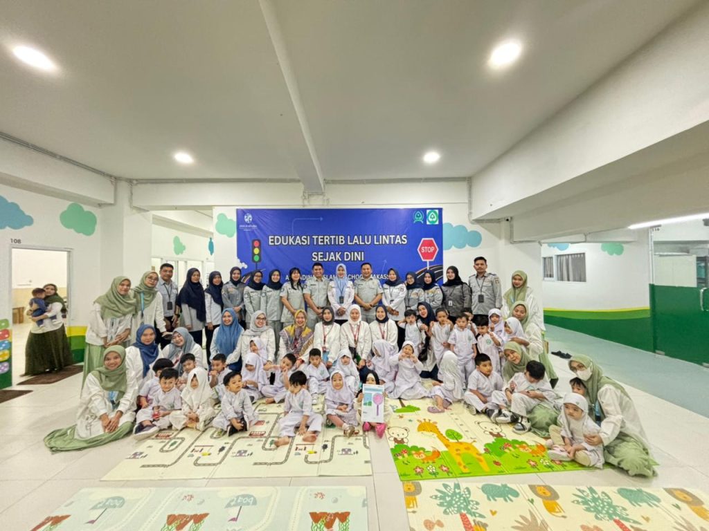 Jasa Raharja Sulsel Laksanakan Edukasi Tertib Lalu Lintas Sejak Dini di Almadinah Islamic School Makassar