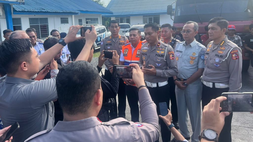 Dari Timbangan Maccopa Maros, Tim Korlantas Polri Jumpai Banyak Truk Over Dimensi dan Over Load
