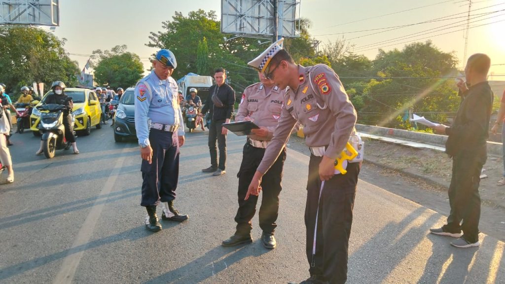 Kakek Pengayuh Becak di Gowa Tewas Ditabrak Mobil Dinas TNI AU
