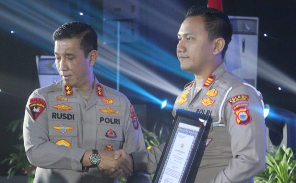 Gagalkan Peredaran Narkoba, Satlantas Polres Wajo Diganjar Penghargaan di HUT Lalulintas Bhayangkara ke-70