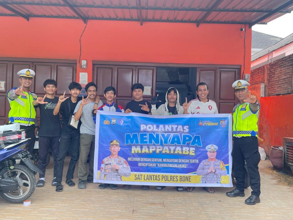 Polantas Menyapa Mappatabe Satlantas Polres Bone Edukasi Kurir di Hari Ke-7 Ops Keselamatan