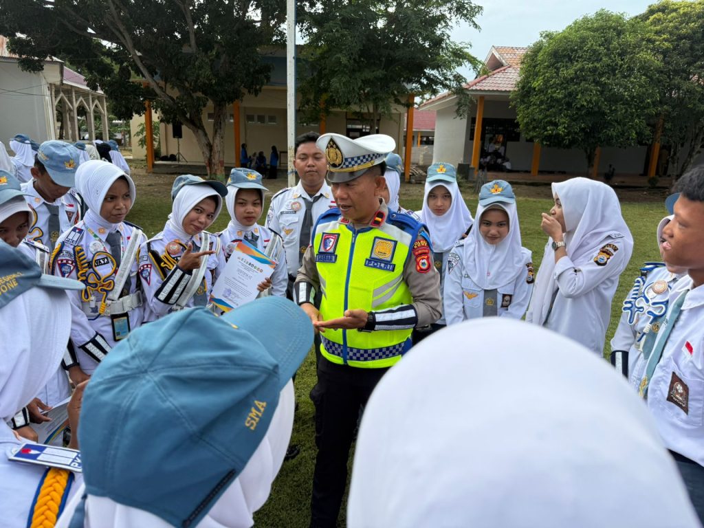 Hari ke 8 Operasi Keselamatan Pallawa 2026, Polantas Bone Kampanye Keselamatan Lalu Lintas di Sejumlah Sekolah