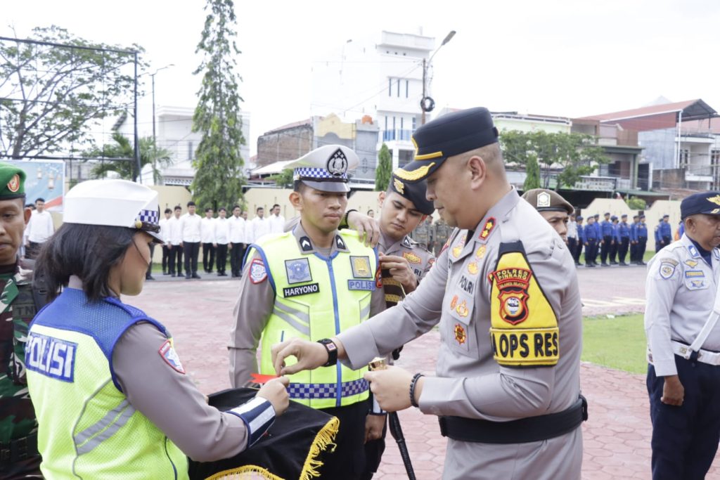 Polres Pinrang Gelar Apel Pasukan Operasi Ketupat 2026, Kapolres Tekankan Pengamanan Idul Fitri