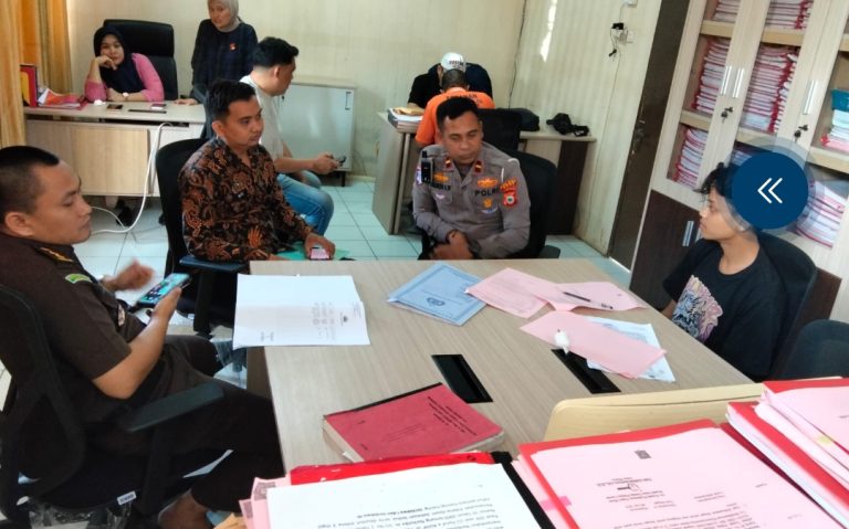Satlantas Polres Bone Serahkan Dua Tersangka Kasus Kecelakaan ke Kejaksaan