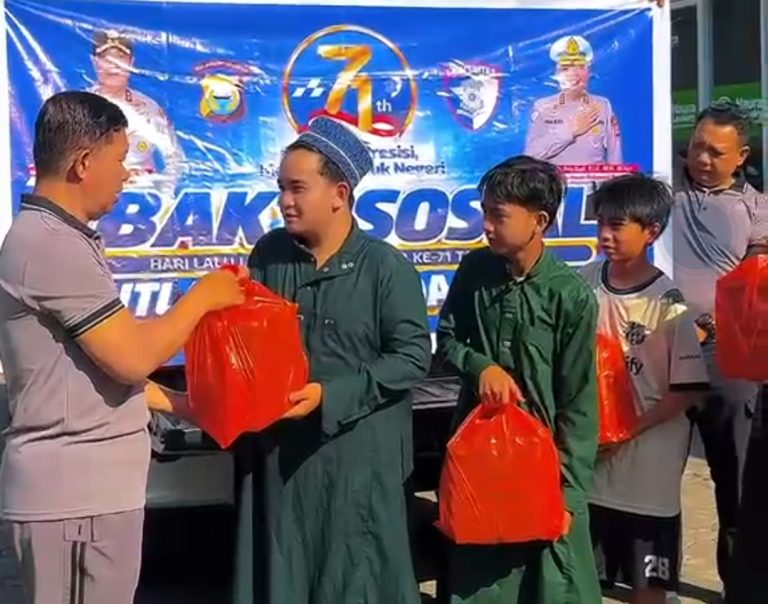 Ditlantas Polda Sulsel Sasar Anak Panti & Warga Kurang Mampu Sambut Hari Jadi Lalulintas Bhayangkara ke-71