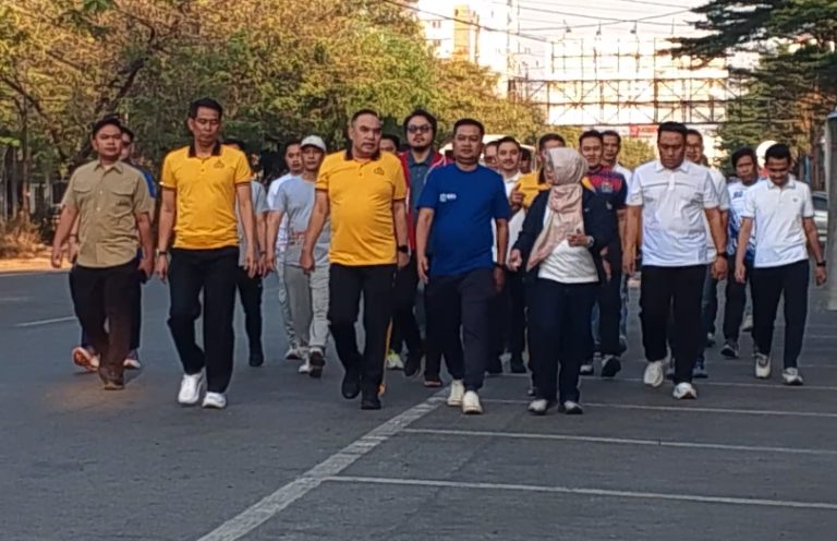 Ditlantas Polda Sulsel Gelar Jalan Santai dan Senam Massal Peringati Hari Jadi Lalulintas Bhayangkara ke-71