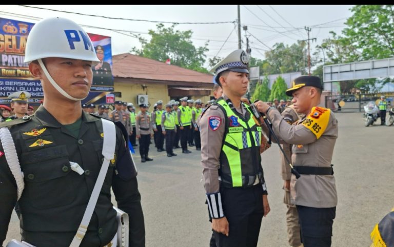 Pimpin Apel Gelar Pasukan Ops Patuh 2026, Kapolres Bone Imbau Masyarakat Patuhi Peraturan Lalu Lintas